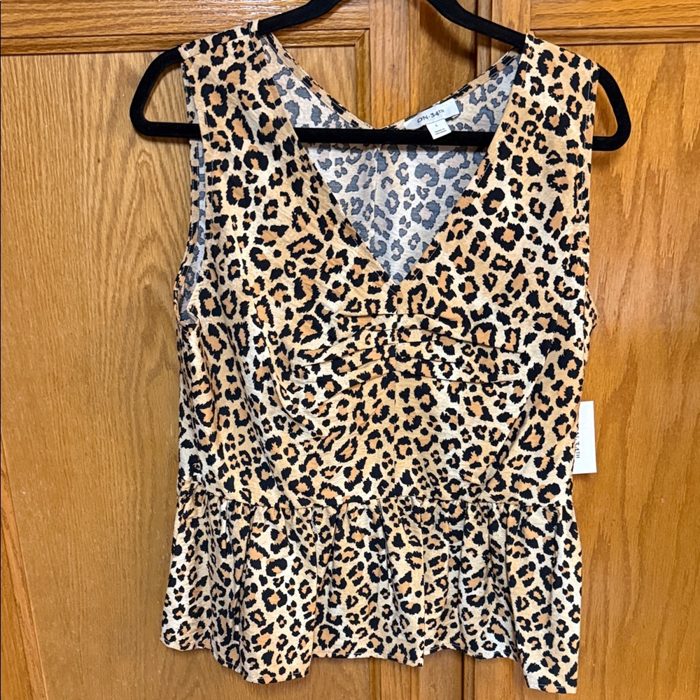 ON 5th V-Neck Peplum Tank in Bright Fuchsia